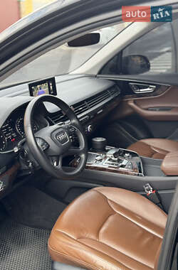 Внедорожник / Кроссовер Audi Q7 2015 в 