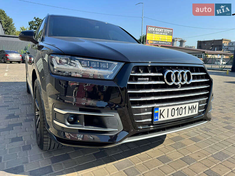 Внедорожник / Кроссовер Audi Q7 2018 в Киеве