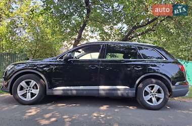 Внедорожник / Кроссовер Audi Q7 2017 в 