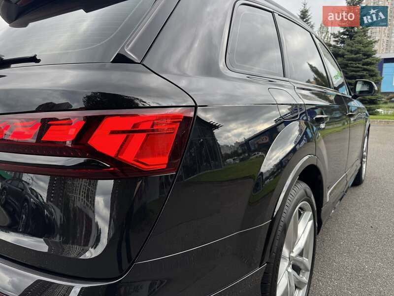 Внедорожник / Кроссовер Audi Q7 2024 в Киеве