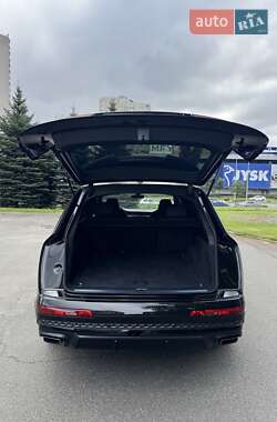 Внедорожник / Кроссовер Audi Q7 2024 в 