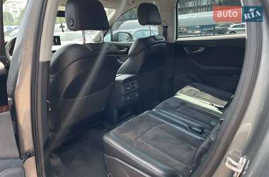 Позашляховик / Кросовер Audi Q7 2015 в 