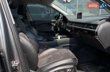 Позашляховик / Кросовер Audi Q7 2015 в 