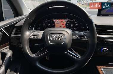 Позашляховик / Кросовер Audi Q7 2015 в 