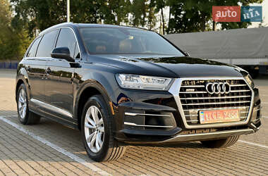 Внедорожник / Кроссовер Audi Q7 2017 в 