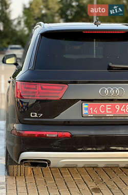 Внедорожник / Кроссовер Audi Q7 2017 в 