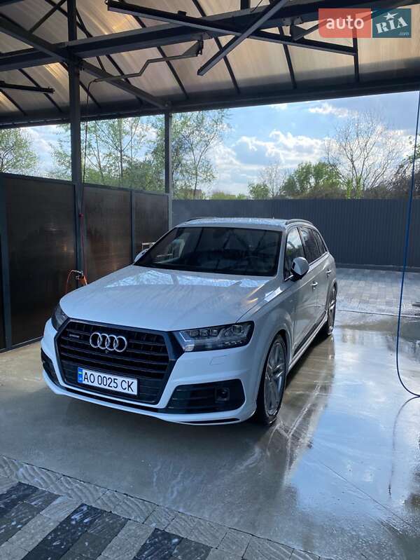Внедорожник / Кроссовер Audi Q7 2017 в Тячеве фото 11 Внедорожник / Кроссовер Audi Q7 2017 в Тячеве