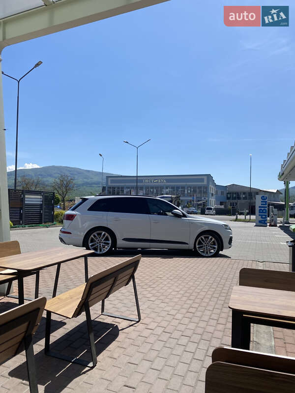 Внедорожник / Кроссовер Audi Q7 2017 в Тячеве фото 17 Внедорожник / Кроссовер Audi Q7 2017 в Тячеве