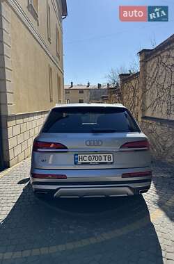 Внедорожник / Кроссовер Audi Q7 2024 в 