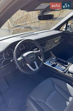 Внедорожник / Кроссовер Audi Q7 2024 в 