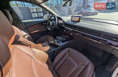 Позашляховик / Кросовер Audi Q7 2017 в 