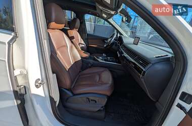 Позашляховик / Кросовер Audi Q7 2017 в 