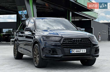 Внедорожник / Кроссовер Audi Q7 2016 в 