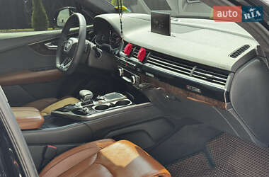 Внедорожник / Кроссовер Audi Q7 2016 в 