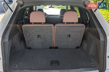 Позашляховик / Кросовер Audi Q7 2017 в 