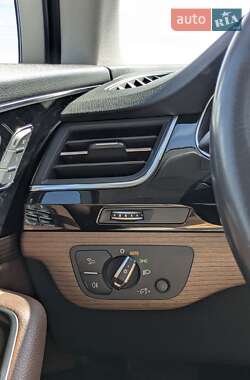 Внедорожник / Кроссовер Audi Q7 2018 в 