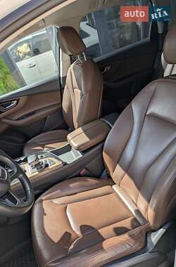Внедорожник / Кроссовер Audi Q7 2018 в 