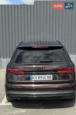 Внедорожник / Кроссовер Audi Q7 2020 в 