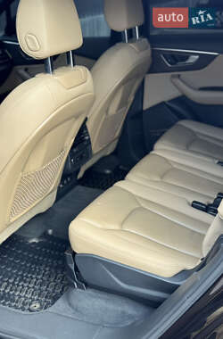 Внедорожник / Кроссовер Audi Q7 2020 в 