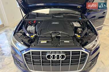 Внедорожник / Кроссовер Audi Q7 2021 в 