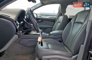 Внедорожник / Кроссовер Audi Q7 2017 в 