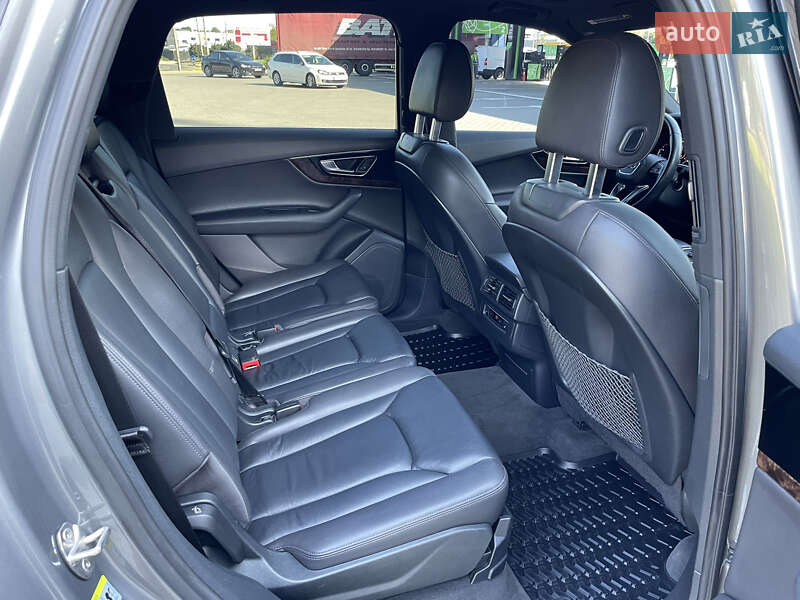 Внедорожник / Кроссовер Audi Q7 2016 в Черкассах