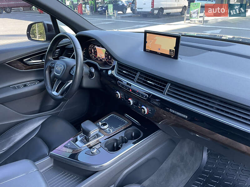 Внедорожник / Кроссовер Audi Q7 2016 в Черкассах