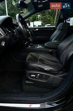 Внедорожник / Кроссовер Audi Q7 2015 в 