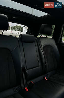 Внедорожник / Кроссовер Audi Q7 2015 в 