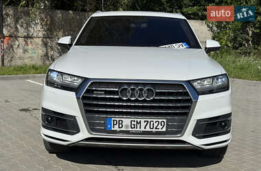 Внедорожник / Кроссовер Audi Q7 2016 в 