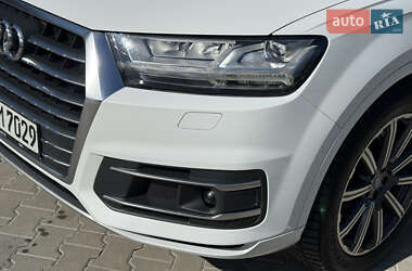 Внедорожник / Кроссовер Audi Q7 2016 в 