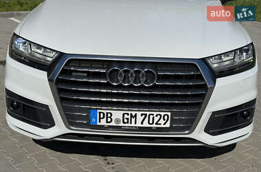 Внедорожник / Кроссовер Audi Q7 2016 в 