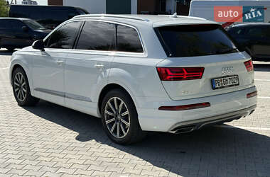 Внедорожник / Кроссовер Audi Q7 2016 в 