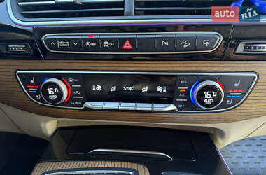 Внедорожник / Кроссовер Audi Q7 2016 в 