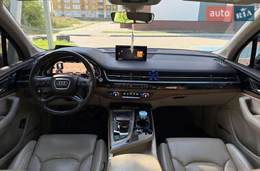 Внедорожник / Кроссовер Audi Q7 2016 в 