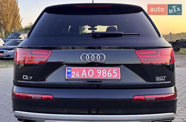 Внедорожник / Кроссовер Audi Q7 2017 в 