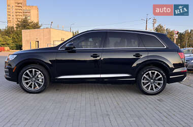 Внедорожник / Кроссовер Audi Q7 2017 в 