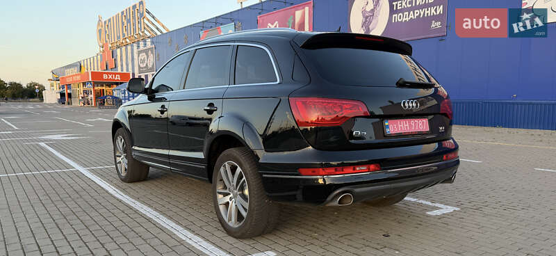 Позашляховик / Кросовер Audi Q7 2013 в Нововолинську