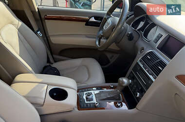 Внедорожник / Кроссовер Audi Q7 2013 в 