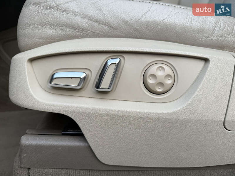 Позашляховик / Кросовер Audi Q7 2013 в Нововолинську