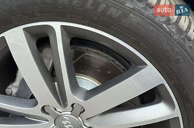Внедорожник / Кроссовер Audi Q7 2013 в 