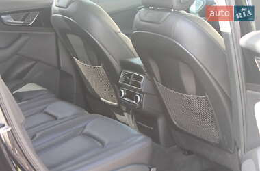 Внедорожник / Кроссовер Audi Q7 2015 в 