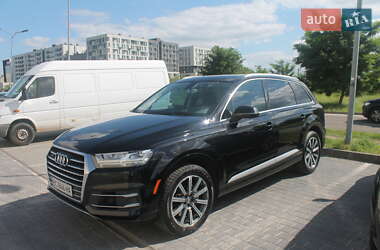 Внедорожник / Кроссовер Audi Q7 2015 в 