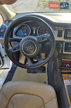 Внедорожник / Кроссовер Audi Q7 2012 в 