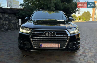 Внедорожник / Кроссовер Audi Q7 2018 в 