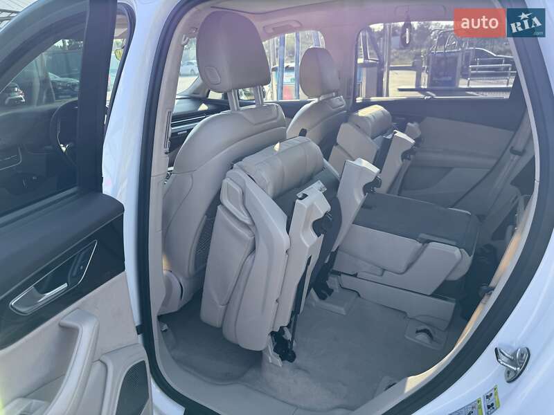 Внедорожник / Кроссовер Audi Q7 2016 в Киеве
