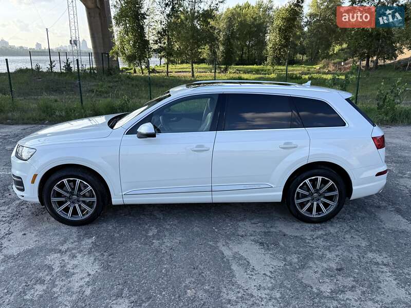 Внедорожник / Кроссовер Audi Q7 2016 в Киеве