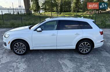 Внедорожник / Кроссовер Audi Q7 2016 в 