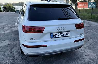Внедорожник / Кроссовер Audi Q7 2016 в 