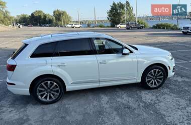 Внедорожник / Кроссовер Audi Q7 2016 в 